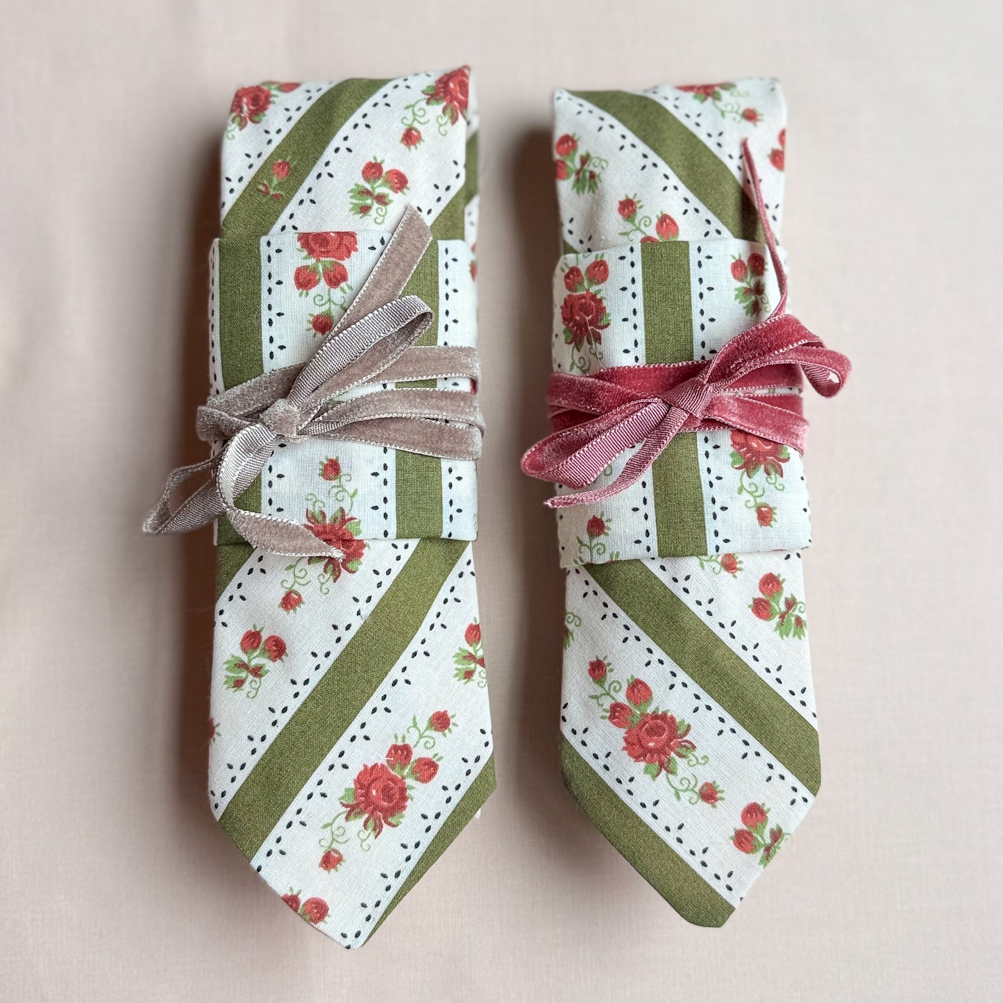Girl's Vintage Bow